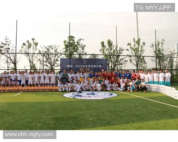 天寅足球装备助力球迷梦想成真打造专业运动体验与时尚风潮的完美结合